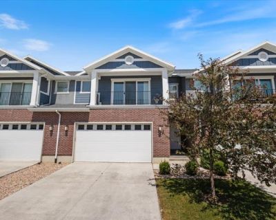 3 Bedroom 3BA 1834 ft Townhouse For Sale in PLEASANT GROVE, UT