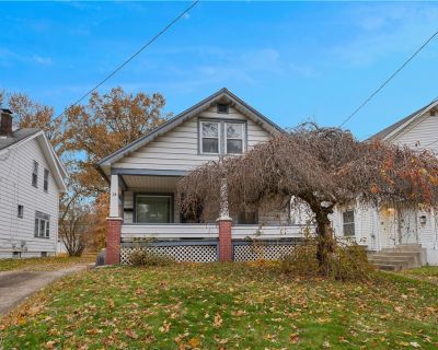 3 Bedroom 1BA 1422 ft Single Family House For Sale in Youngstown, OH