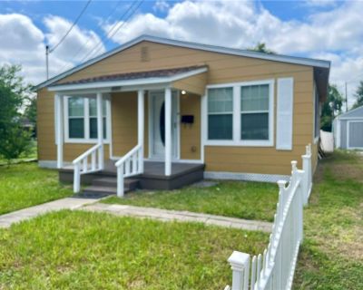 3 Bedroom 1BA 1298 ft Single Family House For Sale in Corpus Christi, TX