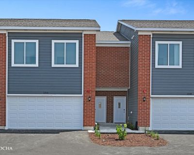 3 Bedroom 2BA 1696 ft Townhouse For Sale in Yorkville, IL
