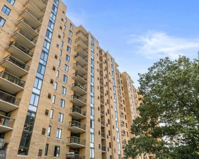 1 Bedroom 1BA 856 ft Condo For Sale in Arlington, VA
