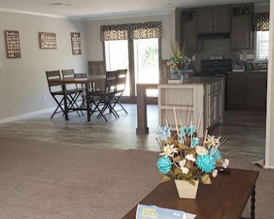 Private room with shared bathroom in a House with 2 roomies, Bunnell, FL 32110