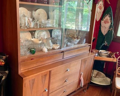 Benson Estate Sales: Marietta Vintage Treasure Trove