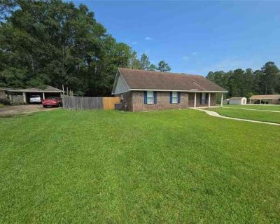 3 Bedroom 2BA 1728 ft Single Family Home For Sale in SARALAND, AL