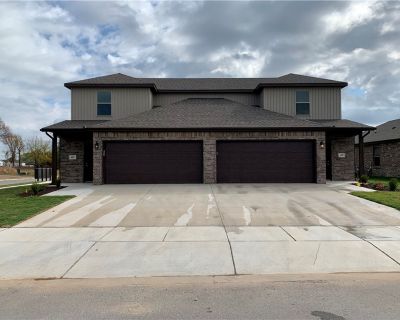 402 Red Robin Street. Property for Rent in Centerton, AR for $1,595 with 3 bedrooms and 2 full baths. This 1,290 square foot property was built in 2020 on a lot size of 0.2.. Great Location and close to everything Bentonville and Centerton have to offer. Great floor plan with Master bed /bath on main level and guest bedrooms on second level. Amenities include 2 car garage, granite counter tops,...