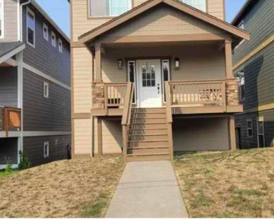 4 Bedroom 3.5BA 2145 ft House For Rent in Blaine, WA