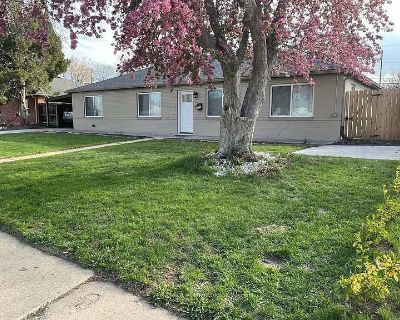 Unfurnished Room for Rent - Room for Rent in Aurora Available July 21!