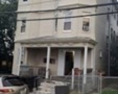 2 Bedroom 1BA 900 ft Condo For Rent in Boston, MA