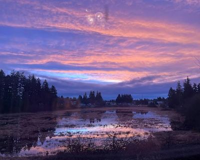 Private room with own bathroom in a House with 1 roomie, Hazel Dell, WA 98665