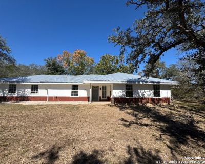 3 Bedroom 2BA 1796 ft Apartment For Rent in Bandera, TX