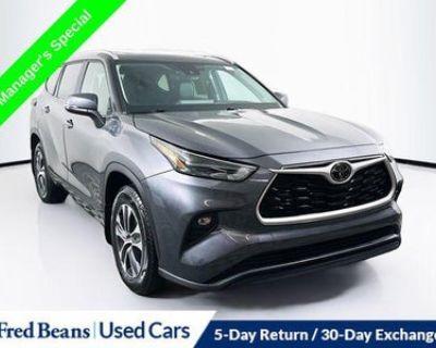 2023 Toyota Highlander XLE 4DR SUV
