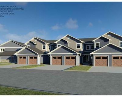 3 Bedroom 2.5BA 1960 ft Pet-Friendly Apartment For Rent in Slinger, WI