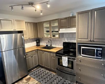 Available Dec 1st 1bed/1bath ground floor suite with walk-out patio in residential home 3 min walk to CFB Esquimalt, Seaspan dockyard, and bus stops. Conveniently located along the E&N bike path! Easy access to Thrifty's at Admirals Walk or enjoy an easy ride downtown. Amenities include: driveway parking for one vehicle, wifi, storage unit (easily fits two bicycles and more), shared laundry, pr...