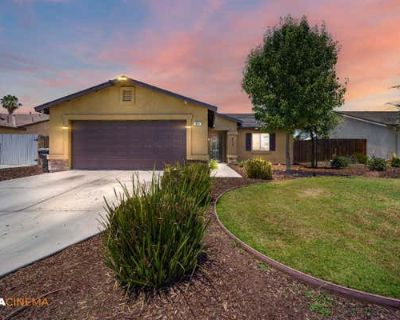 4 Bedroom 2BA 1369 ft Single Family Home For Sale in BAKERSFIELD, CA