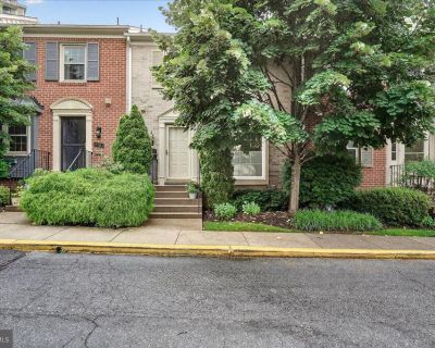 4 Bedroom 3BA 1476 ft Condo For Sale in Bethesda, MD
