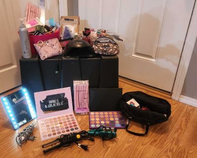 Huge make up lot