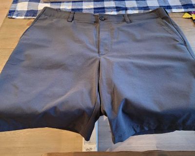 Men's sz 38 Light weight dress shorts