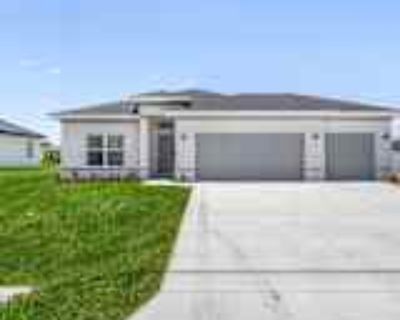 4 Bedroom 2BA 1695 ft² House For Rent in Cape Coral, FL 120 NE 8th Terrace