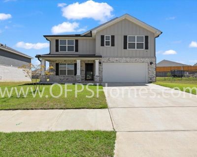 5 Bedroom 3BA 2602 ft House For Rent in Crestview, FL