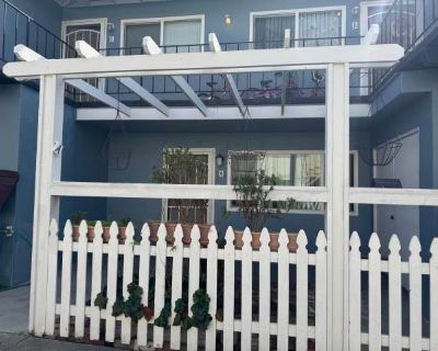 3 Bedroom 1.5BA 1080 ft Apartment For Rent in Oakland, CA