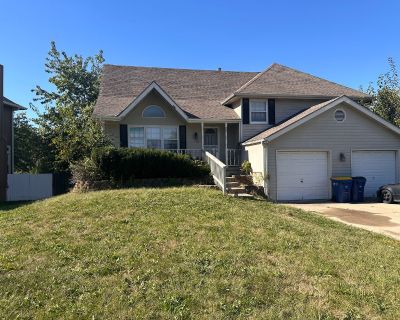 720 Northpoint Ave. Welcome to this charming 4-bedroom, 2-bathroom home located in Liberty, MO. This cozy house features a refrigerator, stove, microwave, and dishwasher for your convenience. With plenty of space for your family or roommates, this home is perfect for those looking for a comfortable living space. Enjoy the convenience of having all your essential appliances in one place, making ...