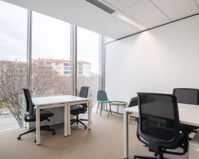 Private office for 3 people
