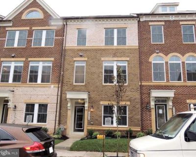 4 Bedroom 4BA 2545 ft Townhouse For Rent in Ashburn, VA