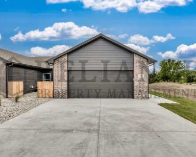 4 Bedroom 2BA 1376 ft Pet-Friendly Apartment For Rent in Wichita, KS