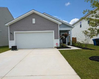 Private room with own bathroom in a House, Summerville, SC 29485