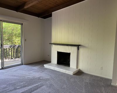 Apartment For Rent in Tamalpais-Homestead Valley, CA