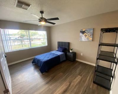 Available on: now. Furnished. Pet friendly. Parking available * Internet included * Accessible property * LGBTQ+ friendly * Cat friendly * Dog friendly * Students welcome * 40+ years welcome Pablo Ochoa will require background checks for this room Learn more. Cozy private room in a newly remodeled 5-bedroom home. Fully furnished with a bed and closet, perfect for a comfortable and hassle-free s...