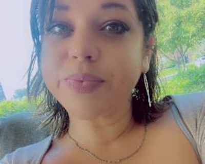 Xiomara martinez, 33 years,. Looking in: Elkhart, Elkhart County, IN