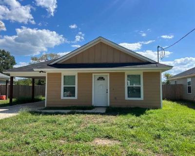 3 Bedroom 1BA 1000 ft Apartment For Rent in Benton, LA