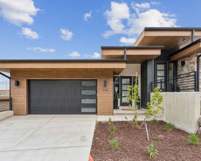 3 Bedroom 4BA 3859 ft Townhouse For Sale in HIDEOUT, UT