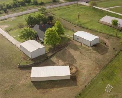 4 Bedroom 2BA 2148 ft Apartment For Rent in Parker County, TX