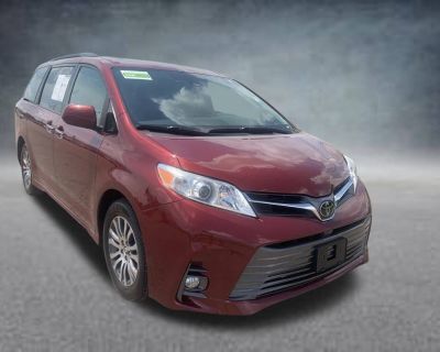 Used 2018 Toyota Sienna XLE Premium