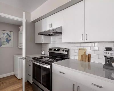 1 Bedroom 1BA 679 ft Pet-Friendly Apartment For Rent in Centennial, CO