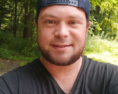 Andreas - Needs an Apartment on iROOMit or a Room