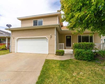 3 Bedroom 3BA 1914 ft Single Family Home For Sale in SANDPOINT, ID