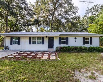 4 Bedroom 2BA 1437 ft Single Family Home For Sale in OLD TOWN, FL