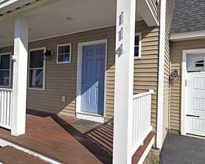3 Bedroom 2.5BA 1728 ft Pet-Friendly Apartment For Rent in Rochester, NH