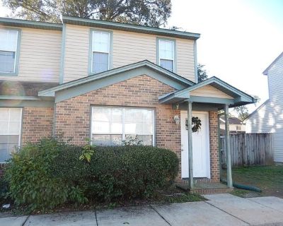 2775 Tess Cir. RENOVATED 3/3 w/ Washer/Dryer, Fenced Yard, and More! Available January 1st for $1500/month! You will love this awesome 3/3 that features a split plan, bathroom in each bedroom, and open kitchen with bar! There is in an inside utility area with front loading washer and dryer, a covered porch, privacy fenced yard, and storage room! Awesome location minutes from FSU, TCC, FAMU, dow...