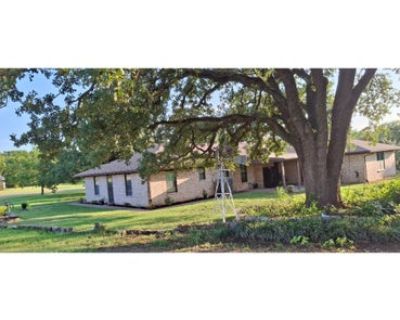 Total rooms: 2. Deposit (Room 1): $500.00 * Deposit (Room 2): $500.00 * Utilities included?: Yes * Fees apply?: No. References required. No preference. Smoking is allowed. Not for couples. Furnishings: Furnished * Parking: Yes * Garage: Yes * Yard/patio: Yes * Balcony/roof terrace: No * Disabled access: No * Living room: shared * Broadband included: Yes. Availability Available Now Minimum term ...