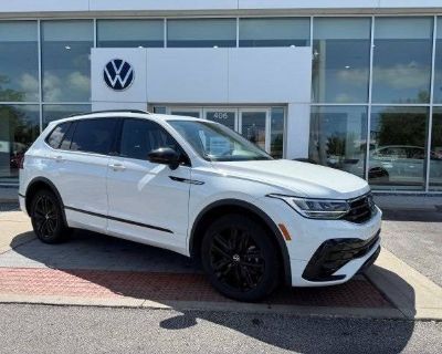 Used 2022 Volkswagen Tiguan SE R-Line Black