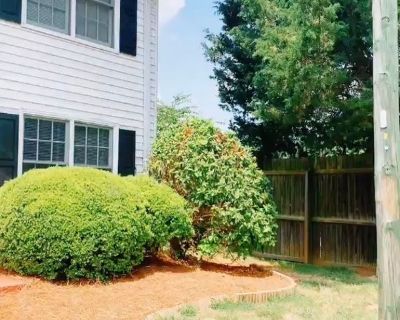 Rell (Has a Condo) on iROOMit. Room in the 2 Bedroom 2BA Apartment For...