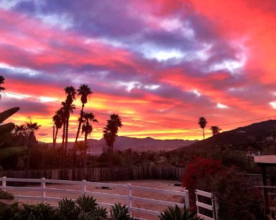 Private room with shared bathroom in a House with 2 roomies, Escondido, CA 92029