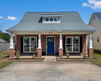 3 Bedroom 2BA 1228 ft Single Family House For Sale in Calera, AL