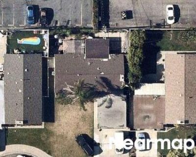 3 Bed 2 Bath Preforeclosure Property in Orange, CA 92868 - W Robin Rd