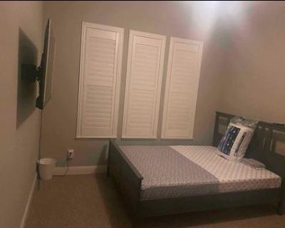 Deposit: $1,150.00 * Utilities included?: Yes * Fees apply?: No. References required. No preference. Non-smoking. Couples are welcome. Age preference: 18 - 60. Furnishings: Furnished * Parking: Yes * Garage: Yes * Yard/patio: Yes * Balcony/roof terrace: Yes * Disabled access: No * Living room: shared * Broadband included: Yes. Availability Available Now Minimum term 3 months Maximum term None S...