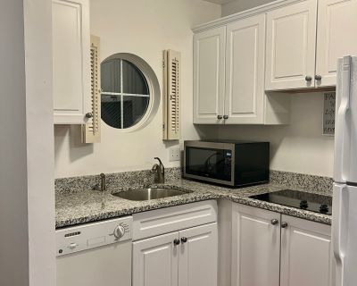 1 Bedroom 2BA 864 ft Furnished Townhouse For Rent in Norwich, CT